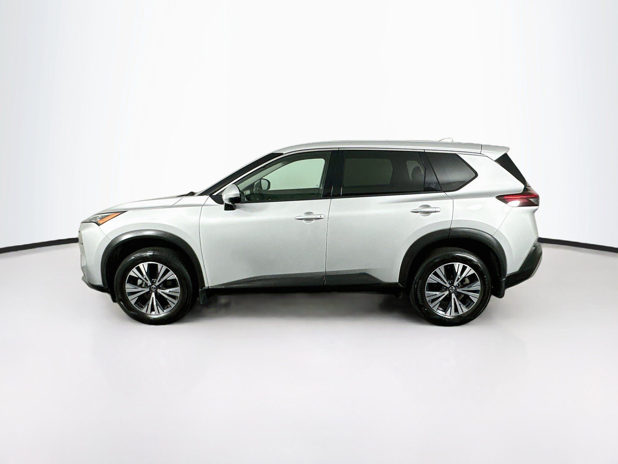 Used 2021 Nissan Rogue SV FWD image 4