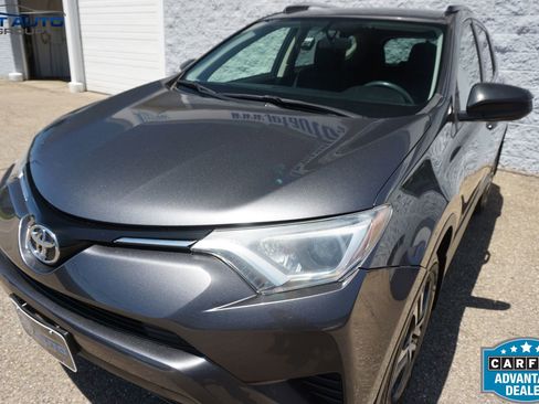 Used 2016 Toyota RAV4 LE AWD/4WD image 5