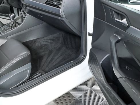 Certified 2023 Volkswagen Jetta SE FWD image 25
