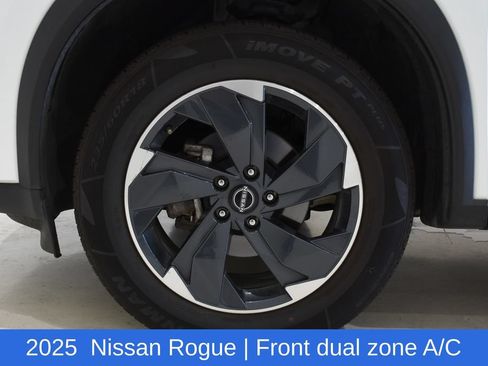 Used 2025 Nissan Rogue SV AWD/4WD image 6