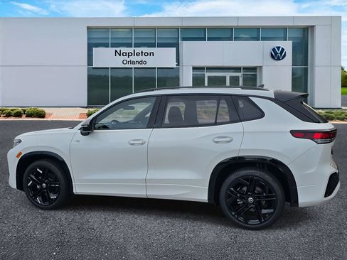 New 2026 Volkswagen Tiguan SE R-Line FWD image 8
