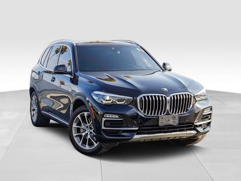 Used 2021 BMW X5 xDrive40i w/ Premium Package image 2
