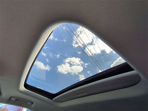 Certified 2024 Chevrolet Trax ACTIV w/ Sunroof Package image 19