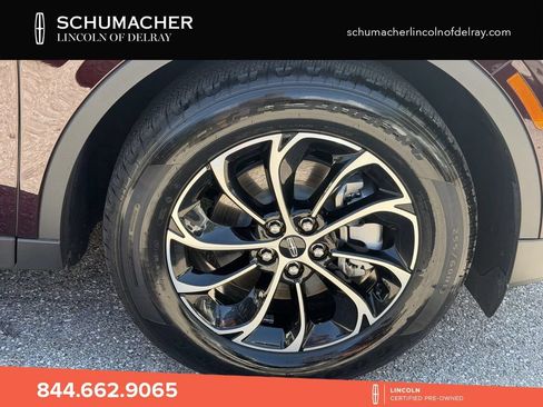 Used 2024 Lincoln Nautilus Premier AWD/4WD image 9
