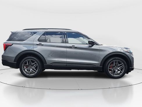 Used 2025 Ford Explorer ST-Line w/ Premium Package AWD/4WD image 4