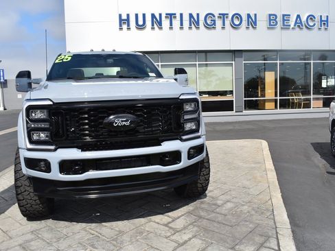 Used 2025 Ford F450 Lariat w/ FX4 Off-Road Package image 31