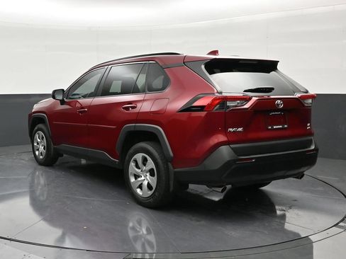 Used 2021 Toyota RAV4 LE AWD/4WD image 3