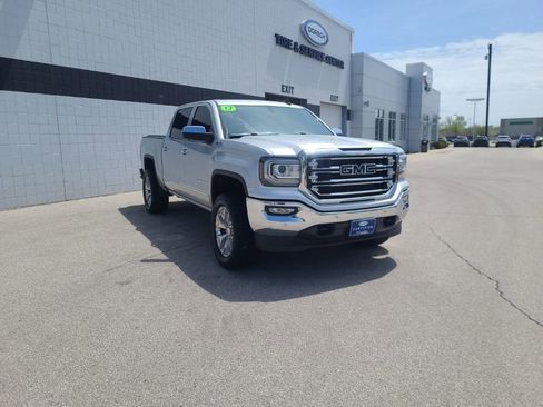 Used 2017 GMC Sierra 1500 SLT w/ SLT Premium Package AWD/4WD image 9