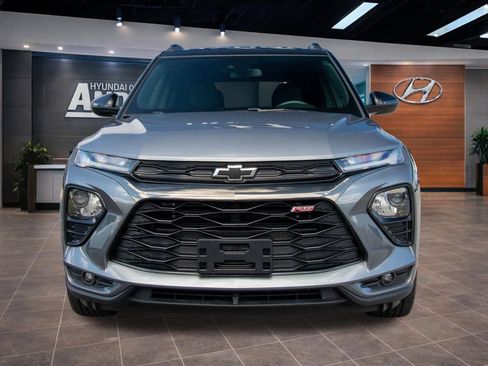 Used 2022 Chevrolet TrailBlazer RS FWD image 3