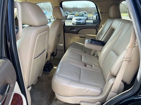 Used 2011 GMC Yukon SLT w/ SLT-2 Equipment Package AWD/4WD image 10