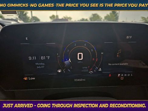 Used 2025 Chevrolet Traverse LT FWD image 19