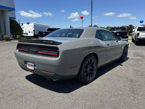 Used 2023 Dodge Challenger R/T Scat Pack w/ Plus Package RWD image 5