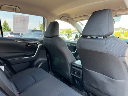 Used 2025 Toyota RAV4 LE AWD/4WD image 24