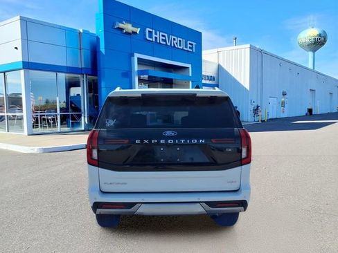 Used 2025 Ford Expedition Max Platinum AWD/4WD image 4
