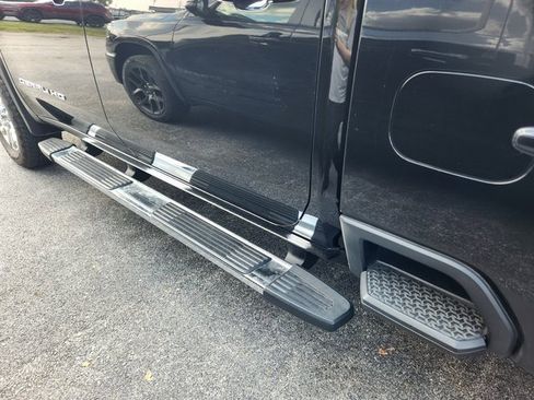 Used 2023 GMC Sierra 3500 Denali w/ Denali Ultimate Package image 7