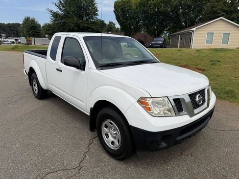Used 2018 Nissan Frontier S RWD image 3