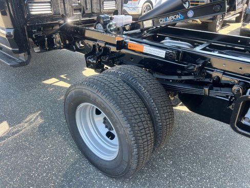 New 2026 Ford F350 XL w/ XL Chrome Package image 34