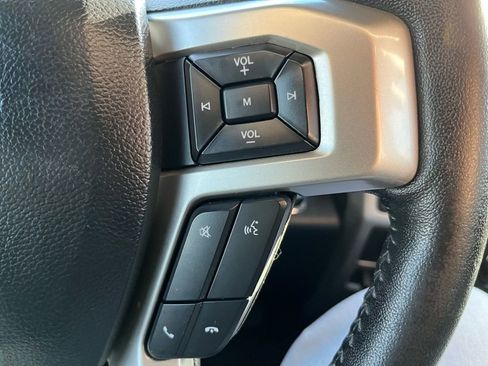 Used 2020 Ford F150 Lariat image 14