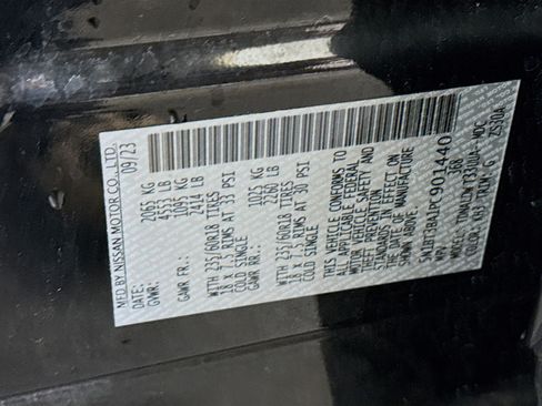 Used 2023 Nissan Rogue SV image 40