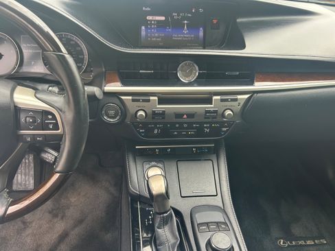 Used 2016 Lexus ES 350 image 10