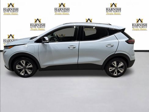 Used 2023 Chevrolet Bolt EUV LT w/ Convenience Package image 2