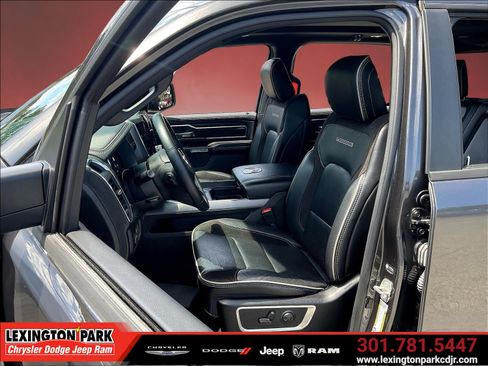 Used 2024 RAM 1500 Laramie AWD/4WD image 21