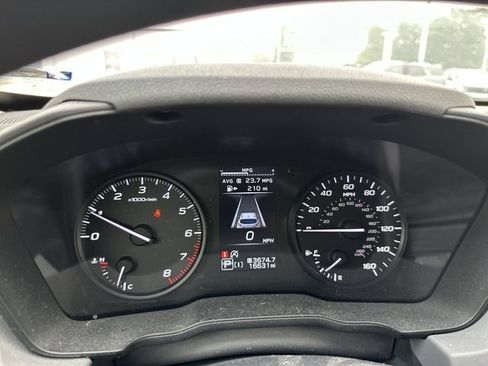 Used 2024 Subaru Crosstrek 2.0i AWD/4WD image 12