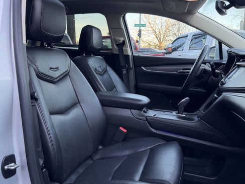 Used 2017 Cadillac XT5 Luxury w/ Driver Awareness Package image 17