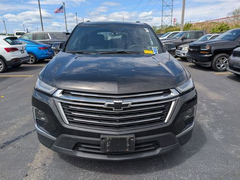 Used 2023 Chevrolet Traverse LT w/ Rear Camera Mirror Package AWD/4WD image 2