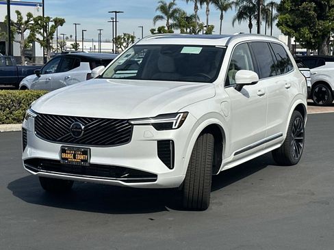 New 2026 Volvo XC90 T8 Ultra w/ Protection Package Premier image 3