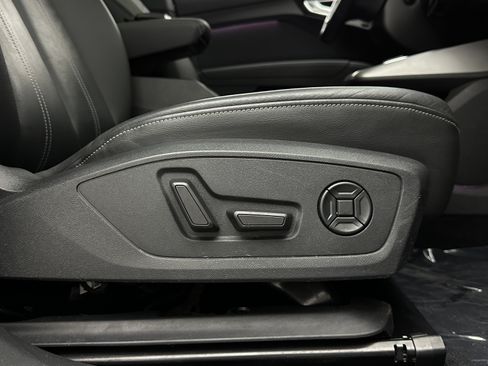 Used 2023 Audi Q4 e-tron Premium Plus RWD image 40