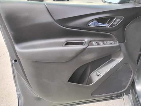 Used 2021 Chevrolet Equinox LT FWD image 15