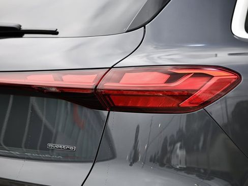 New 2025 Audi Q5 Prestige image 9