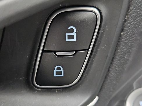 Used 2022 Ford Escape SE w/ Convenience Package FWD image 24