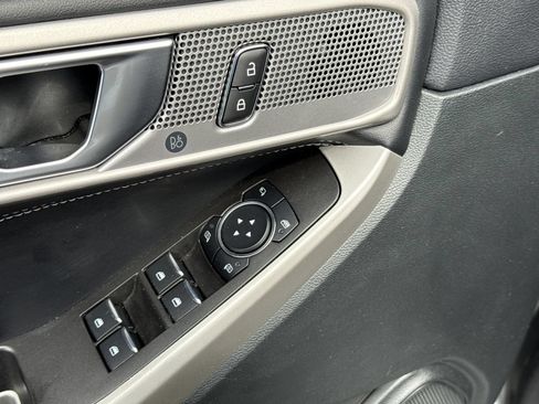 Used 2024 Ford Explorer Limited RWD image 16