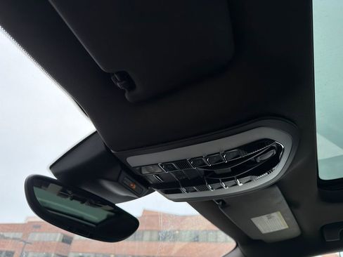 Used 2018 Porsche Macan image 30