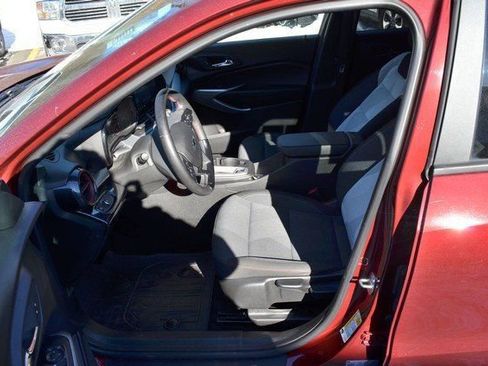 Used 2024 Chevrolet Trax RS image 17