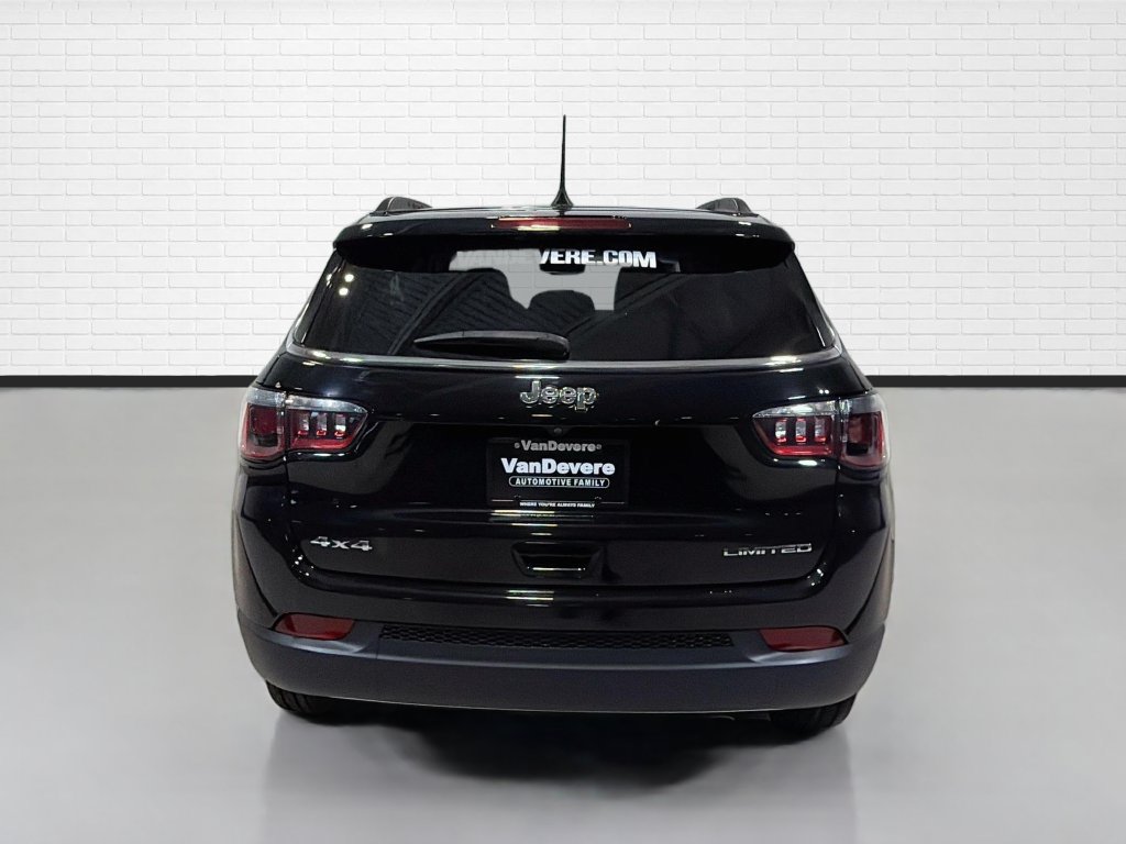 Used 2018 Jeep Compass Limited w/ Navigation Group AWD/4WD image 8