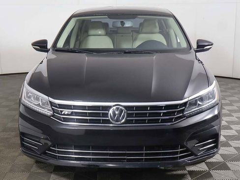 Used 2016 Volkswagen Passat 1.8T R-Line w/ R-Line Lighting Package image 8