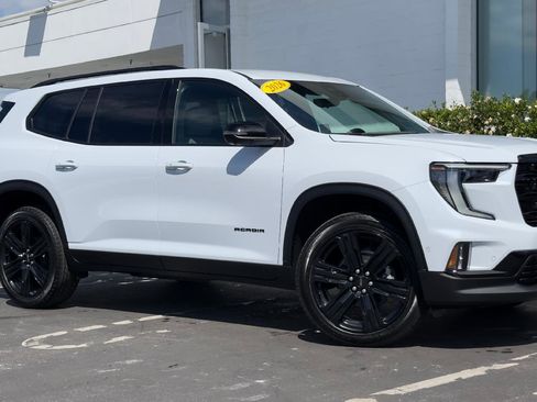 Used 2026 GMC Acadia Elevation w/ Super Cruise Package AWD/4WD image 3