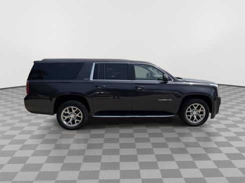 Used 2018 GMC Yukon XL SLE w/ SLE Value Package AWD/4WD image 9