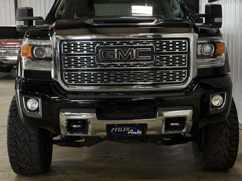 Used 2018 GMC Sierra 3500 Denali w/ Duramax Plus Package AWD/4WD image 3