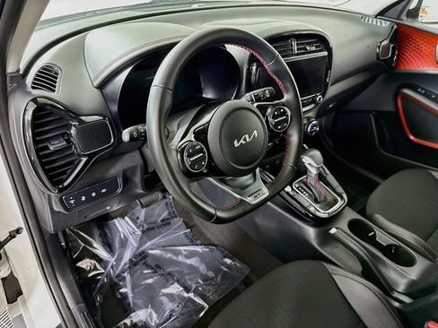 Used 2025 Kia Soul GT-Line FWD image 18