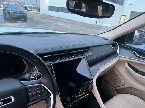 Used 2022 Jeep Grand Cherokee L Limited image 14