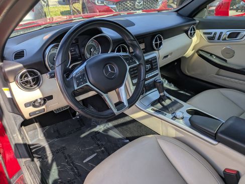 Used 2013 Mercedes-Benz SLK 250 image 18