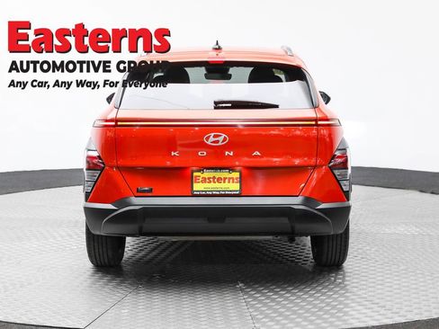 Used 2024 Hyundai Kona SEL image 6