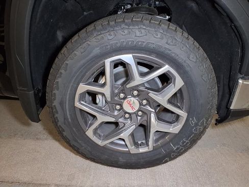 New 2025 GMC Sierra 1500 SLE AWD/4WD image 5
