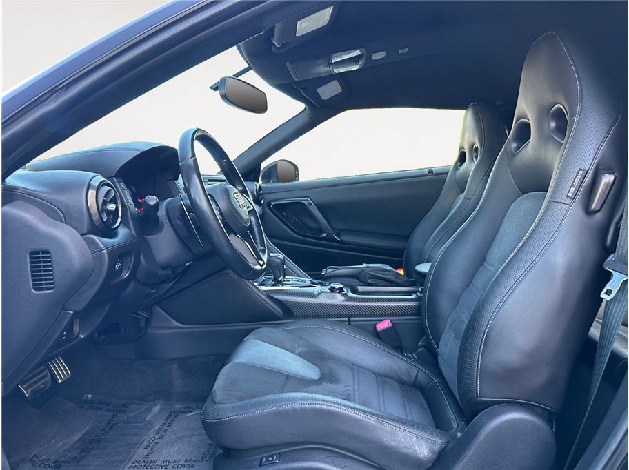 Used 2018 Nissan GT-R Premium AWD/4WD image 9