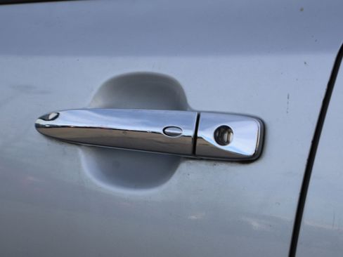 Used 2015 Nissan Leaf SL w/ Premium Package image 19