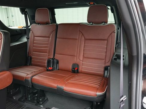 Used 2024 GMC Yukon Denali Ultimate image 22